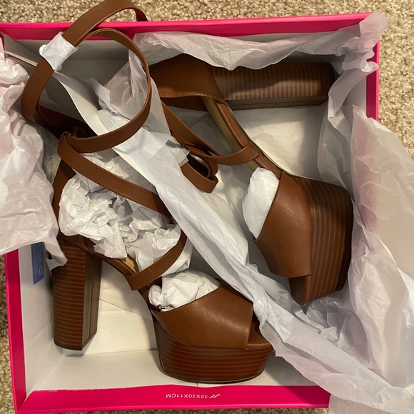 Shoedazzle Roselinda Heeled Sandal | size 9 - Picture 2 of 3
